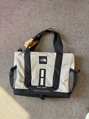 The North Face Hot Shot Tote Bag - Light Gray & Black
